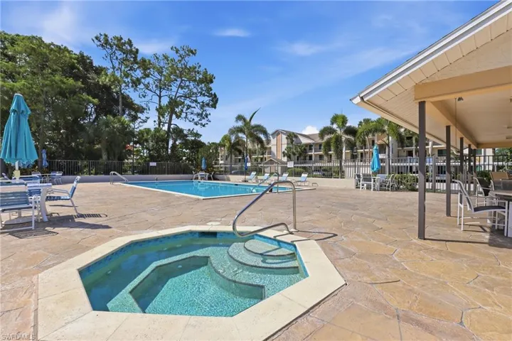 460  Fox Haven  DR, Naples, FL 34104