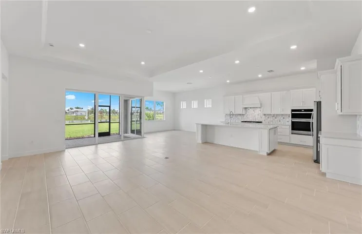 Photos of similar floorplan, not of actual home.