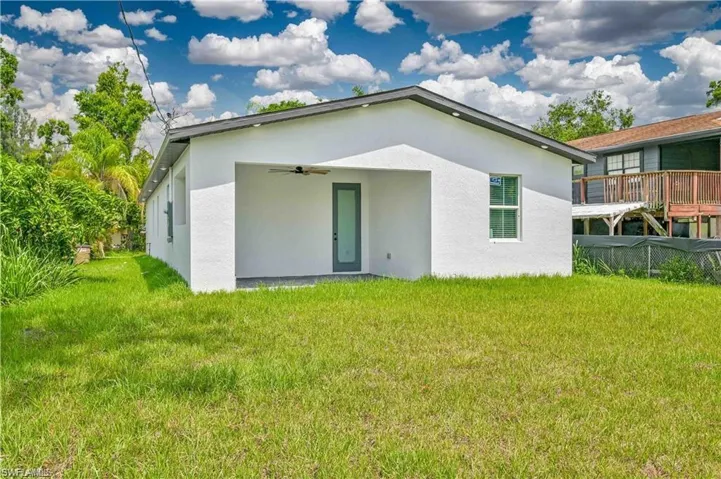 2223  Carver  AVE, Fort Myers, FL 33916
