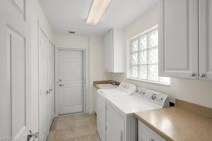7972 Umberto Ct, Naples, Florida 34114