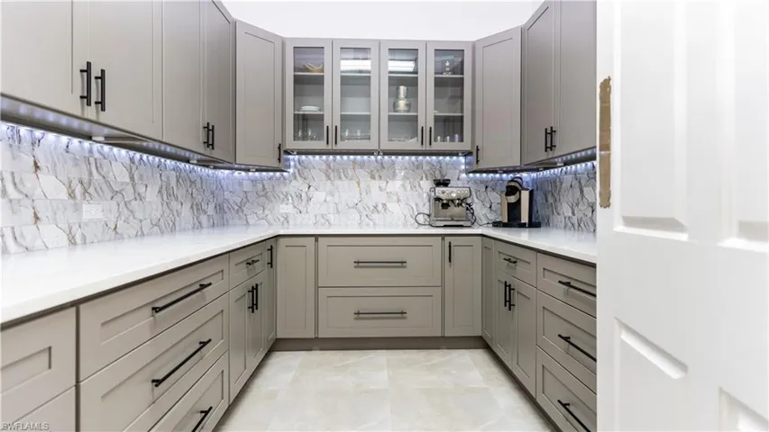walk in pantry