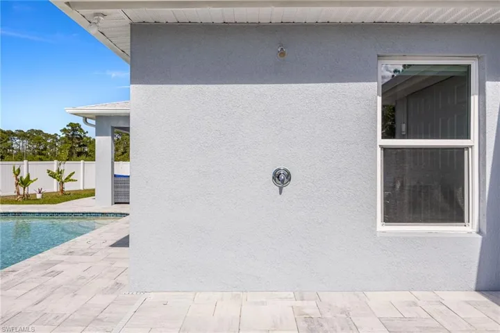 Outdoor Shower, Leave the dirt out of the pool!