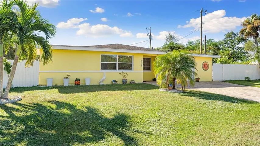 908 E Jasmine  RD, Lehigh Acres, FL 33936