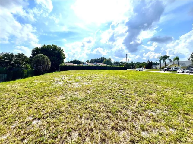 1371 Granada Blvd, Naples, Florida 34103