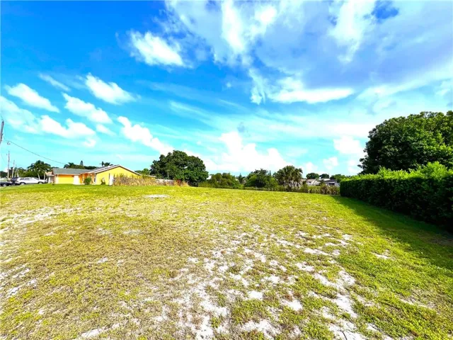 1371 Granada Blvd, Naples, Florida 34103
