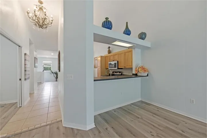 kitchen/breakfast bar