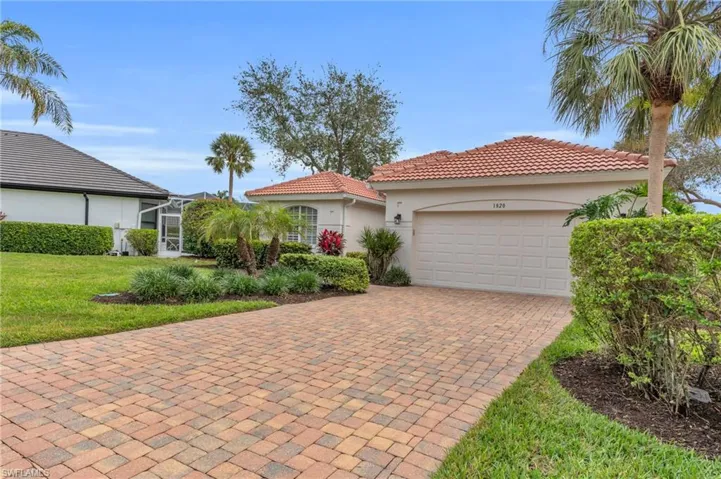 1820  Pondside  LN, Naples, FL 34109