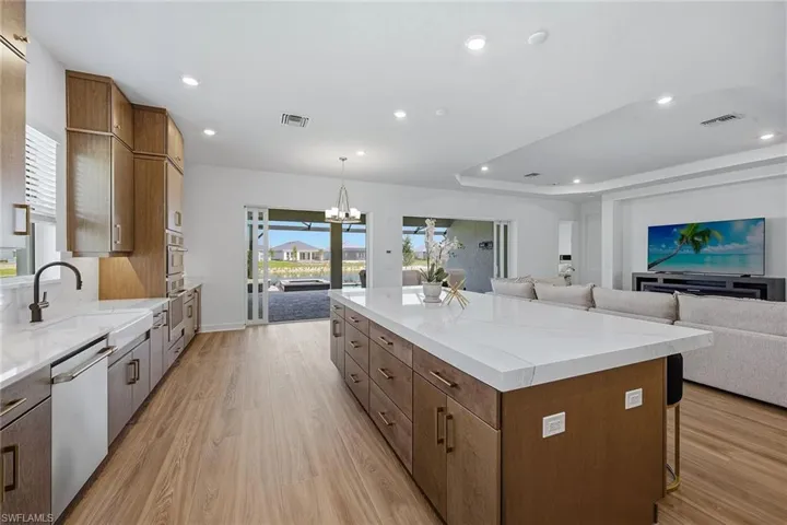 15743  Modena  ST, Naples, FL 34114