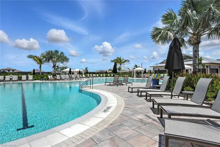 15743  Modena  ST, Naples, FL 34114