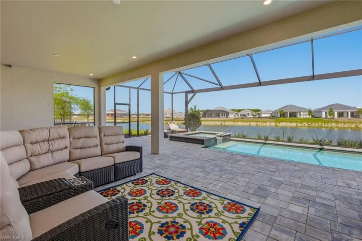 15743  Modena  ST, Naples, FL 34114