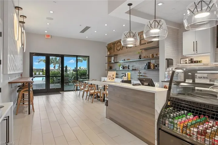 15743  Modena  ST, Naples, FL 34114