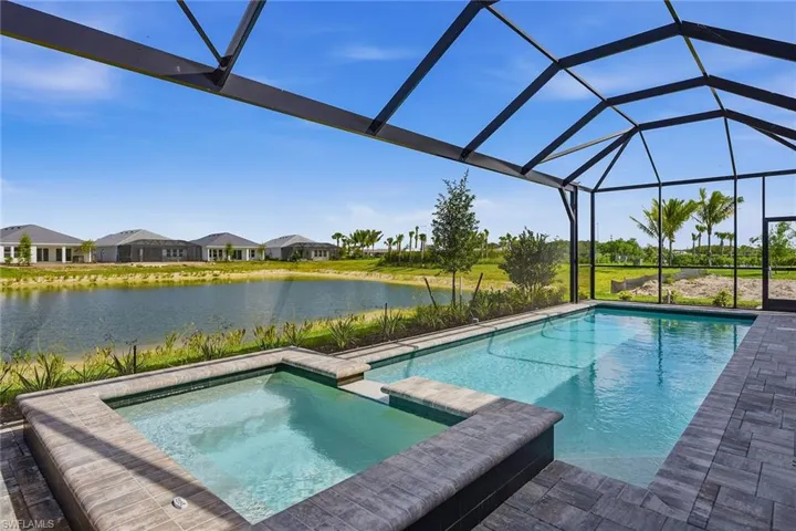 15743  Modena  ST, Naples, FL 34114