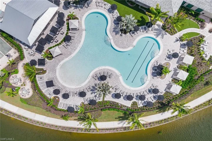 15743  Modena  ST, Naples, FL 34114