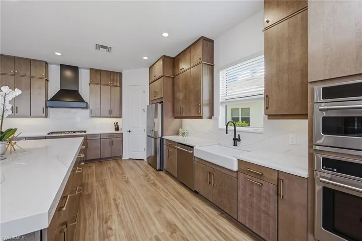 15743  Modena  ST, Naples, FL 34114