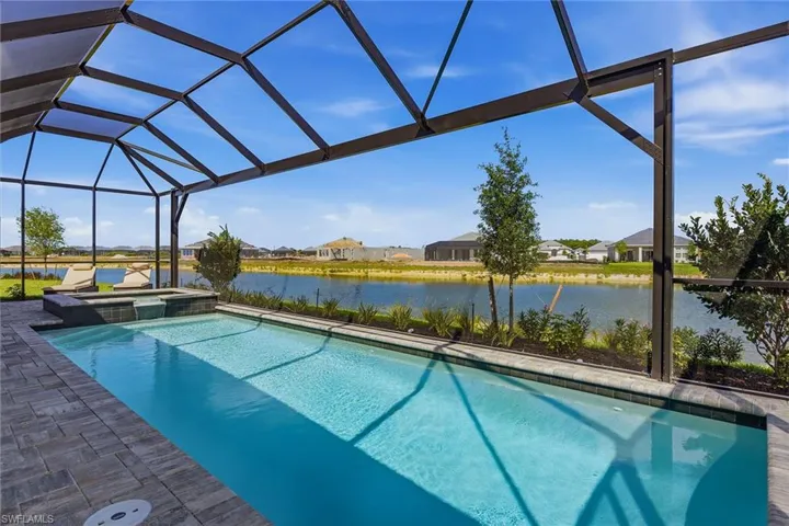 15743  Modena  ST, Naples, FL 34114