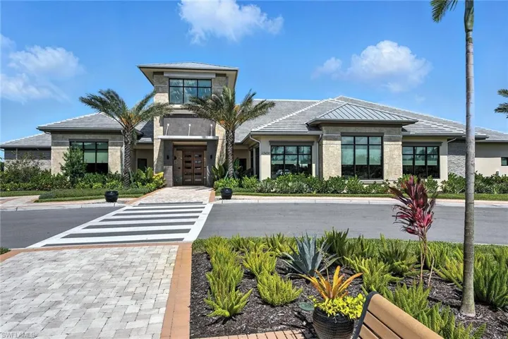 15743  Modena  ST, Naples, FL 34114
