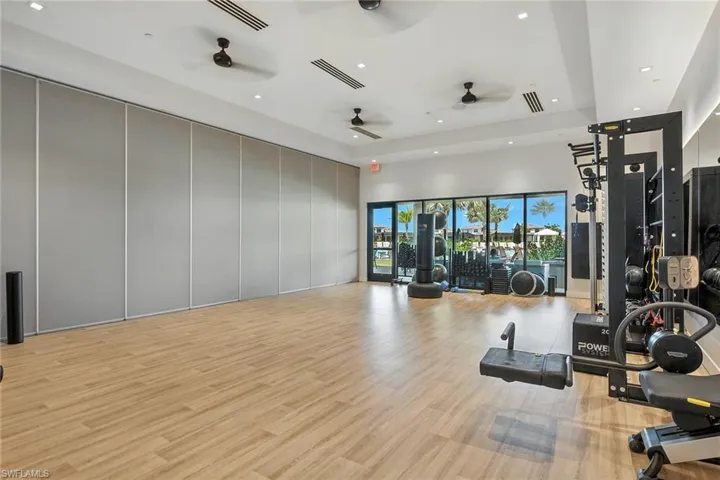 15743  Modena  ST, Naples, FL 34114