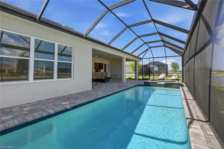 15743  Modena  ST, Naples, FL 34114