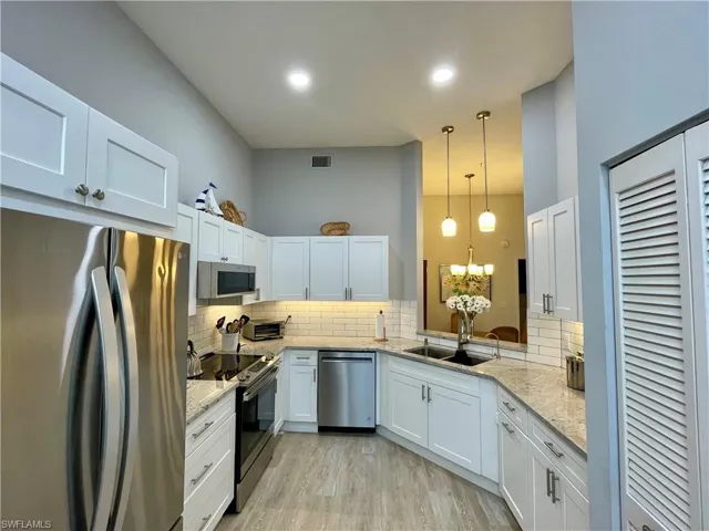 2671 Citrus Lake Dr # 303, Naples, Florida 34109