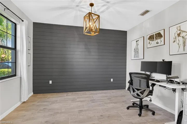 Amazing Flex Space or Home Office