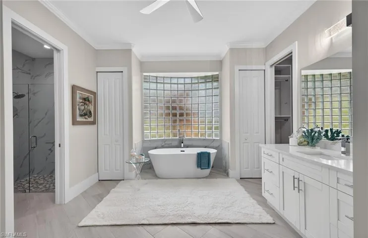 6461 Livingston Woods Ln, Naples, Florida 34109