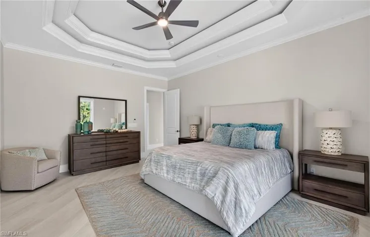 6461 Livingston Woods Ln, Naples, Florida 34109