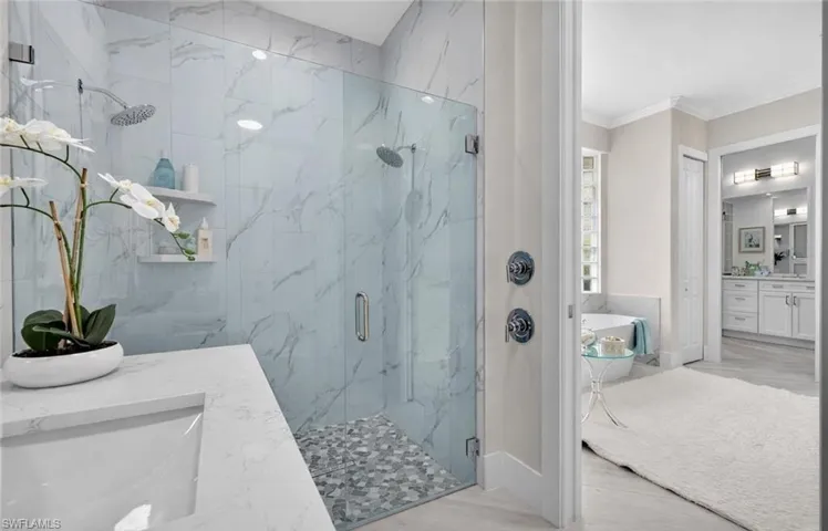 6461 Livingston Woods Ln, Naples, Florida 34109
