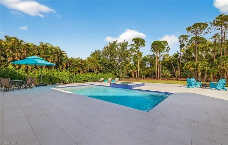 6461 Livingston Woods Ln, Naples, Florida 34109