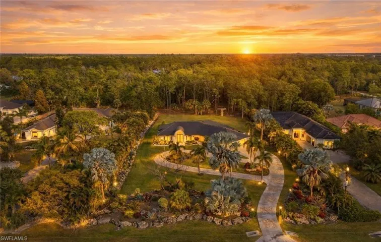 6461 Livingston Woods Ln, Naples, Florida 34109