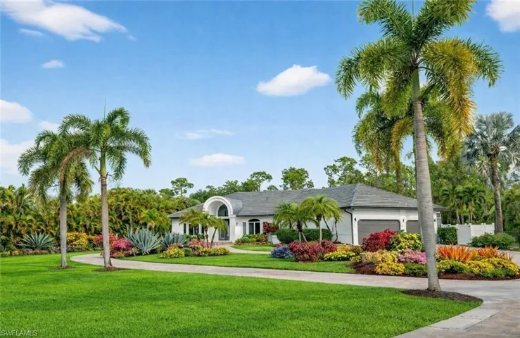 6461 Livingston Woods Ln, Naples, Florida 34109