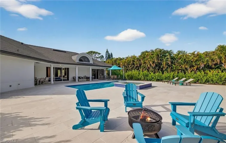 6461 Livingston Woods Ln, Naples, Florida 34109
