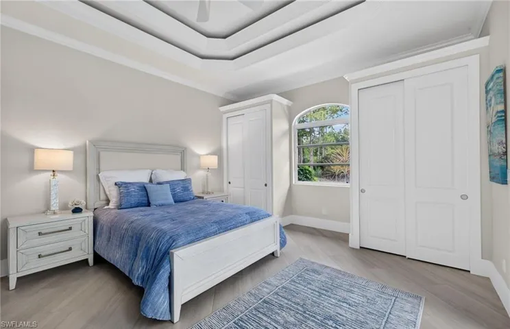 6461 Livingston Woods Ln, Naples, Florida 34109