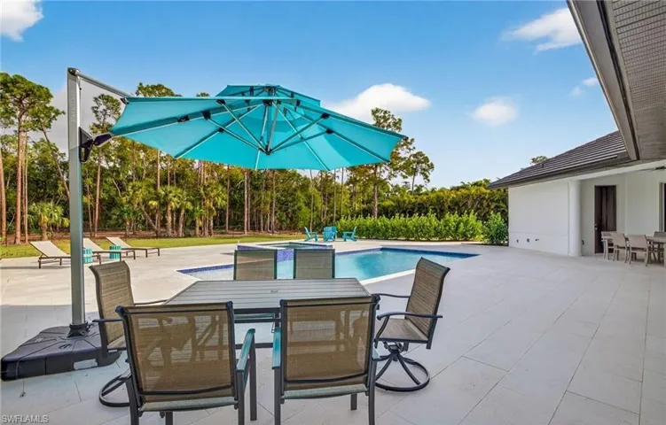 6461 Livingston Woods Ln, Naples, Florida 34109