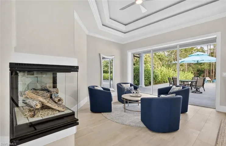 6461 Livingston Woods Ln, Naples, Florida 34109