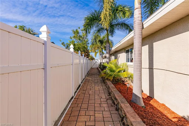 2308 Everest Pkwy, Cape Coral, Florida 33904