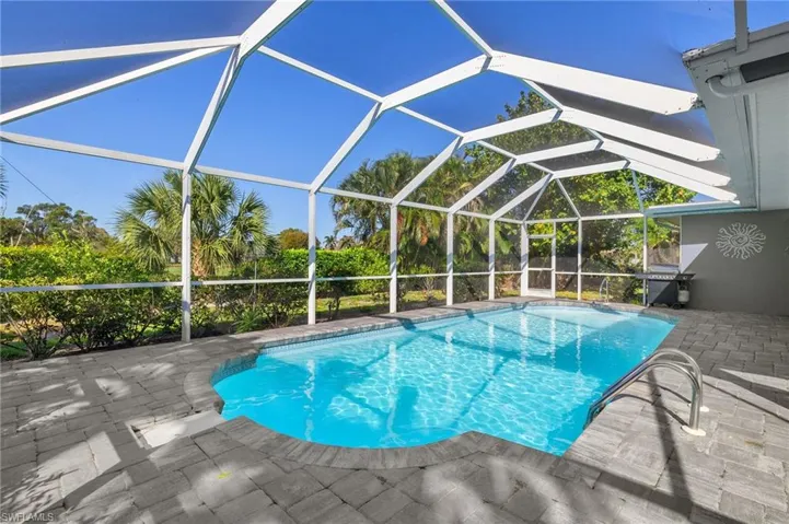 248 Bay Meadows Dr, Naples, Florida 34113
