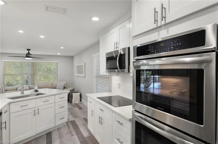 248 Bay Meadows Dr, Naples, Florida 34113