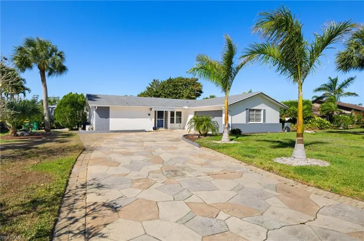 248 Bay Meadows Dr, Naples, Florida 34113