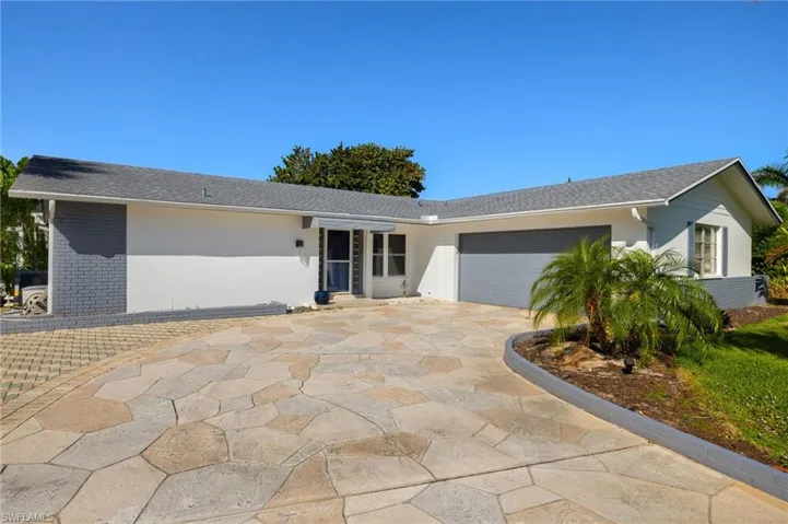 248 Bay Meadows Dr, Naples, Florida 34113
