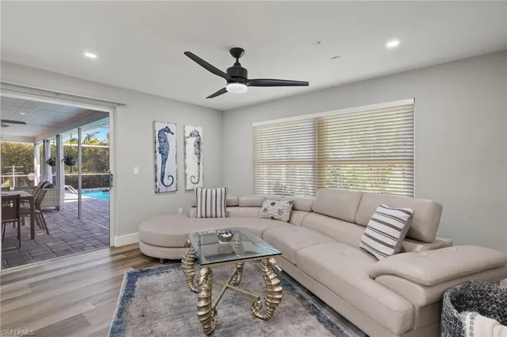 248 Bay Meadows Dr, Naples, Florida 34113