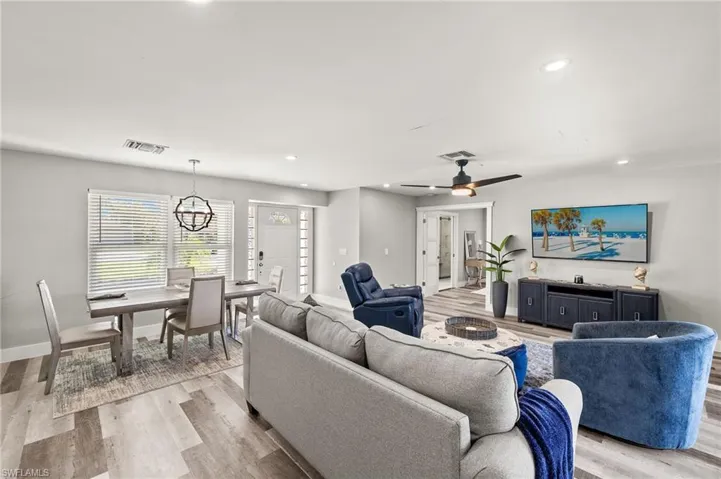 248 Bay Meadows Dr, Naples, Florida 34113