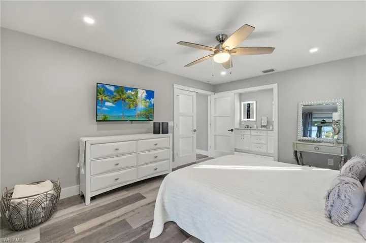 248 Bay Meadows Dr, Naples, Florida 34113