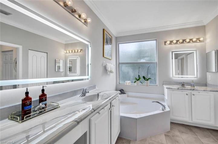 Ensuite Primary bathroom