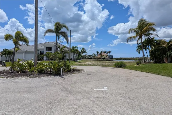 1003 Nw 40th Pl, Cape Coral, Florida 33993