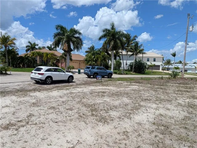 1003 Nw 40th Pl, Cape Coral, Florida 33993