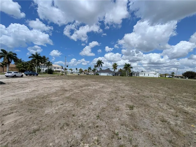 1003 Nw 40th Pl, Cape Coral, Florida 33993