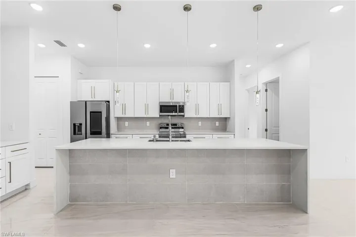 1640 Nw 38th Ave, Cape Coral, Florida 33993