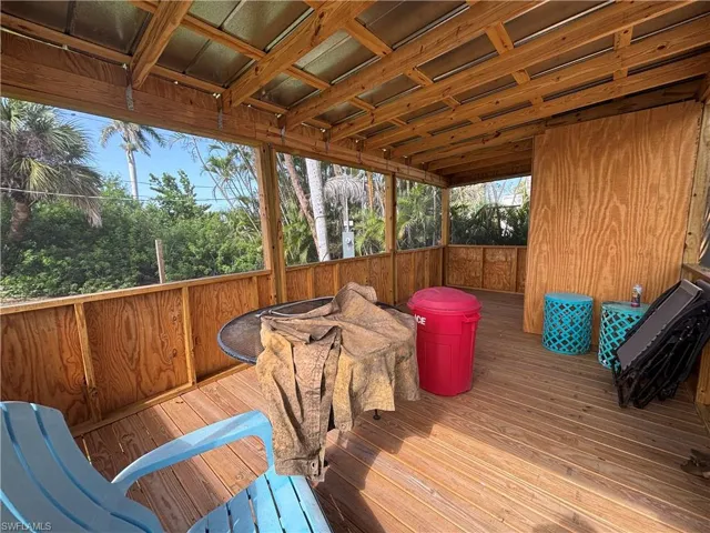 Area for table chairs and couch