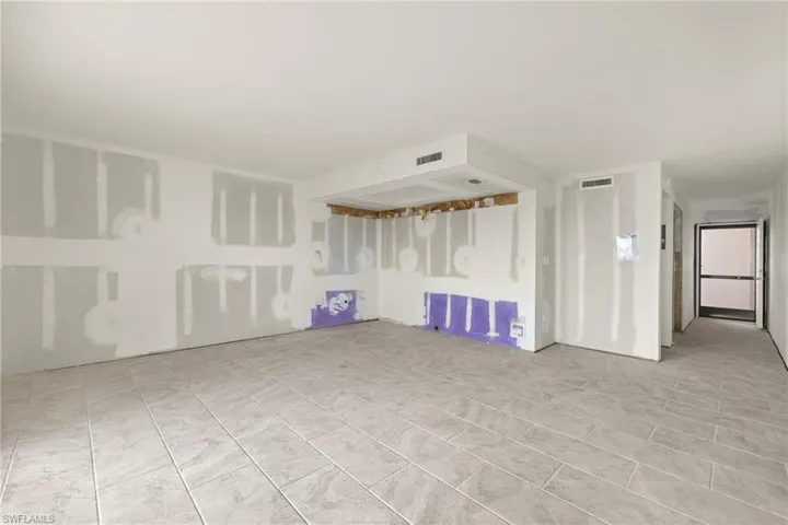Dining/Kitchen