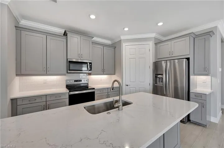 437 Tamarindo Ln, Naples, Florida 34114